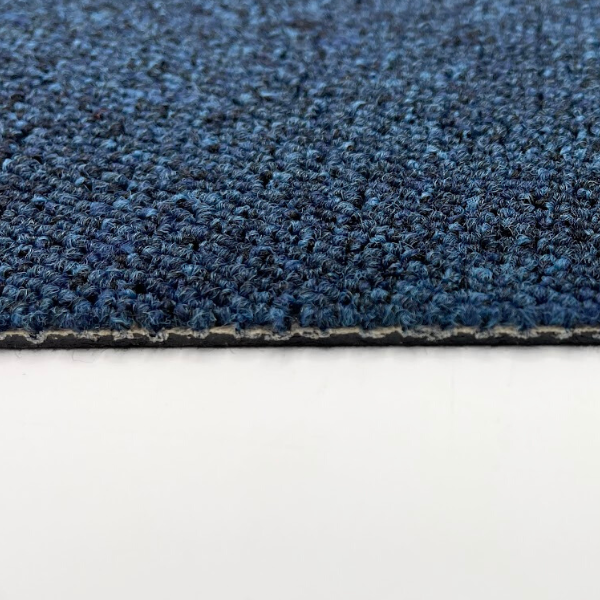 10-2300 - TTH Karlstad 523 blauw lichte B-keus 50×50 cm tapijttegel