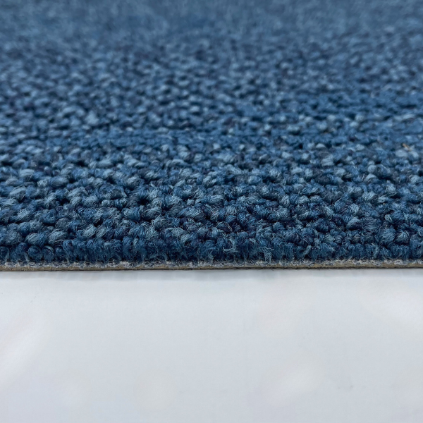 10 2852 Desso 8331 Marvel 8331 Blauw 50×50 Cm Tapijttegel