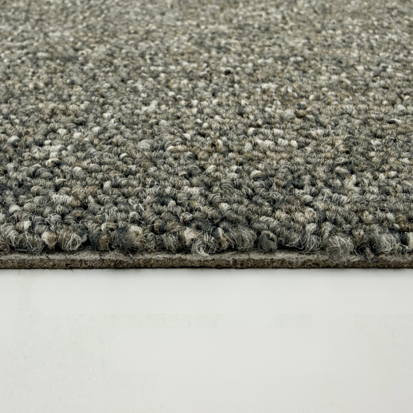 10-2981 - Desso Stratos 9097 lichtgrijs 50x50 cm tapijttegel